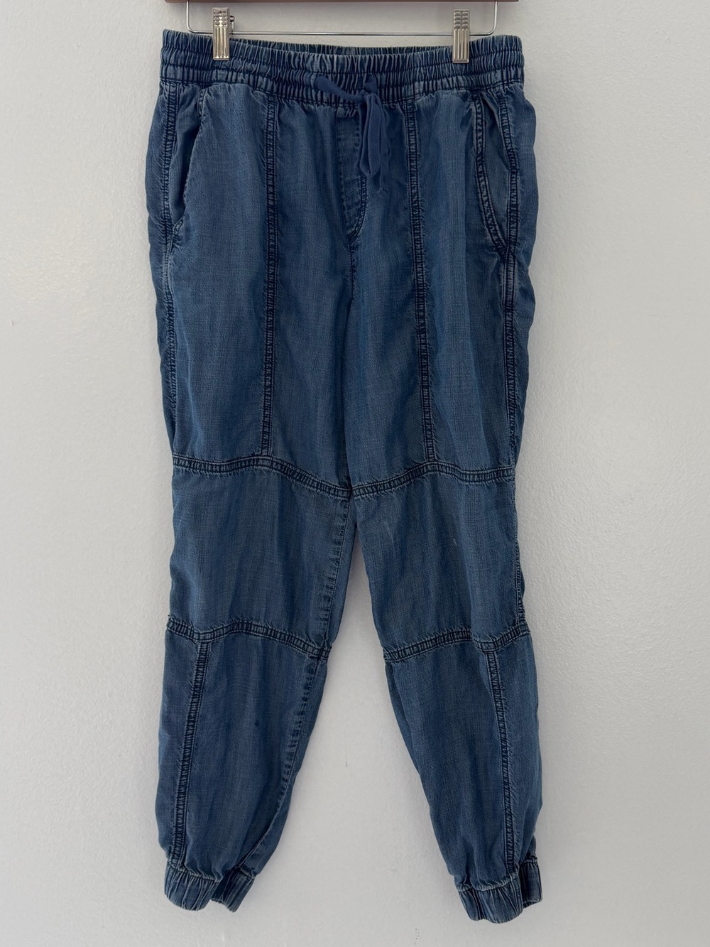 GAP Women’s 8 Medium Chambray Denim Jogger Pants Elastic Waist Utility Cargo Y2